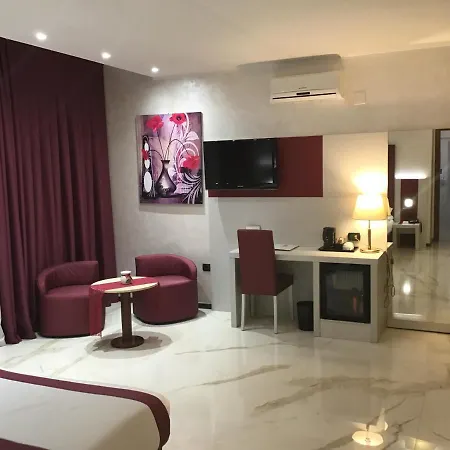 Western Rocca Отель 4*